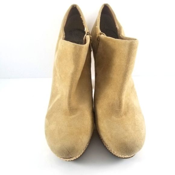 Gianni Bini Tan Suede Embellished Chunk Heels Size 10.  S638 - Picture 2 of 9